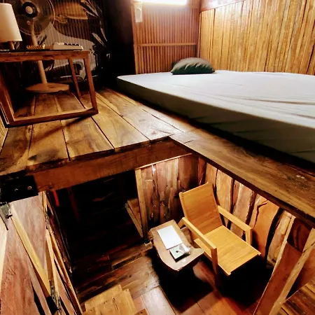 The Gk House Hostel, Ecolliving, Central City, Natural Wooden, Chill View Rooftop, Restaurant And Cocktail Bar Ho Chi Minh City Exterior photo