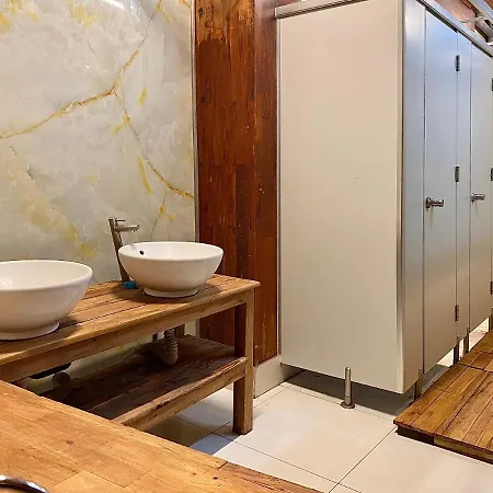 The Gk House Hostel, Ecolliving, Central City, Natural Wooden, Chill View Rooftop, Restaurant And Cocktail Bar Ho Chi Minh City Exterior photo