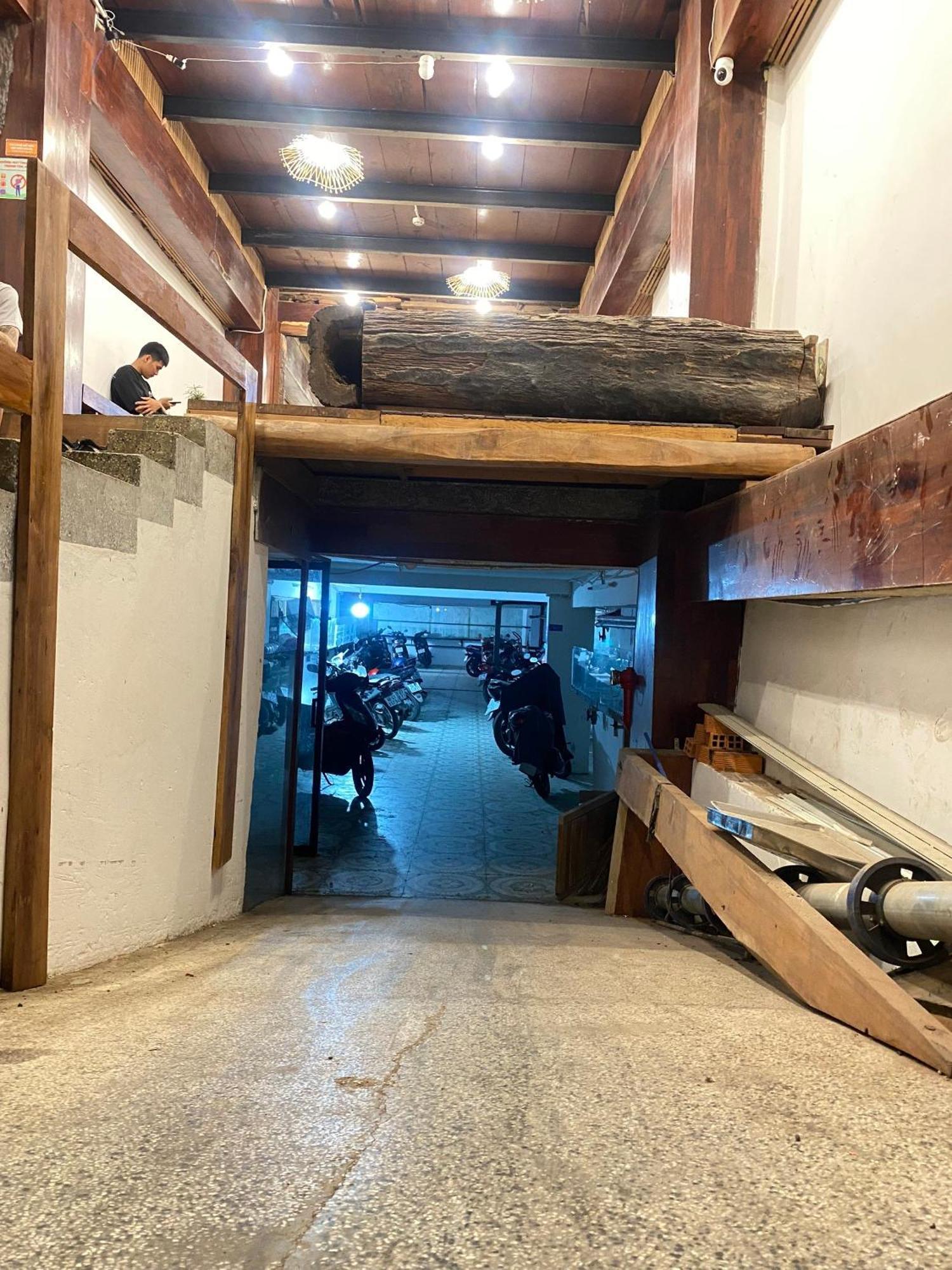 The Gk House Hostel, Ecolliving, Central City, Natural Wooden, Chill View Rooftop, Restaurant And Cocktail Bar Hôtel capsule